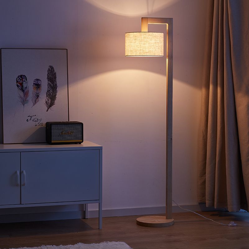 Ozawa | Stehende LED-Lampe | Winkearm | Beigefarbenes Holz | Modernes Design | Innenbeleuchtung | Schlafzimmer &