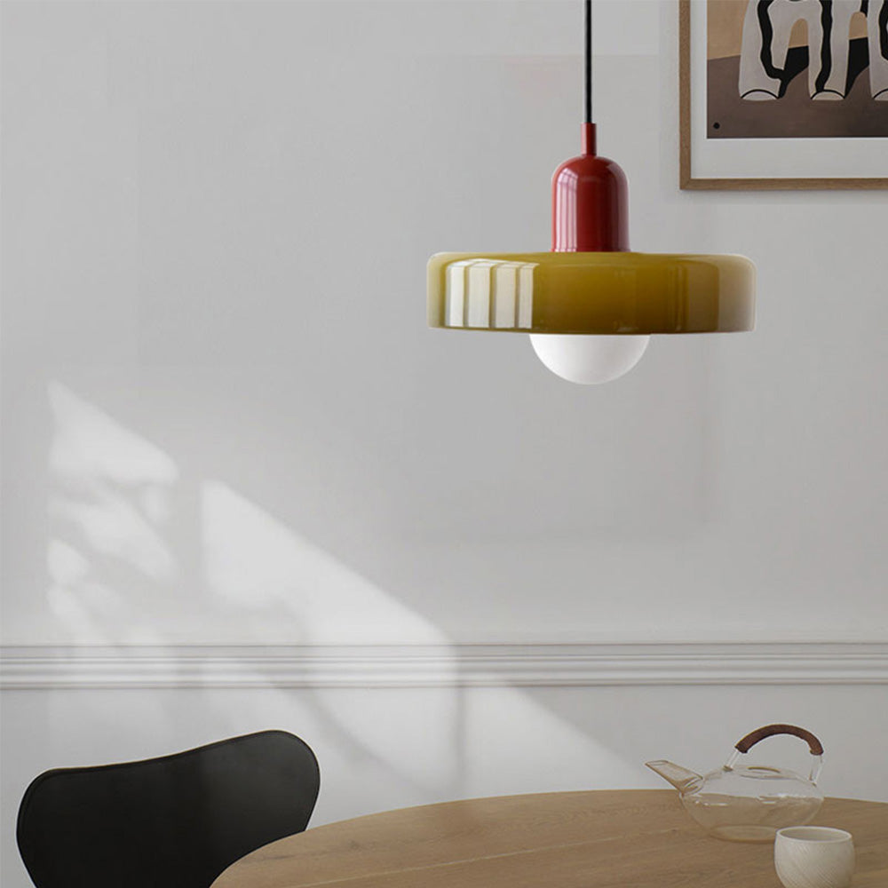 Bauhaus pendel | Farvet glas | Moderne design | Energibesparende lyskilde | Funktionel elegance | Ideel til stue og spisestue | Livlig touch | Elegant detaljeret belysning | Alsidig og stilfuld lampe