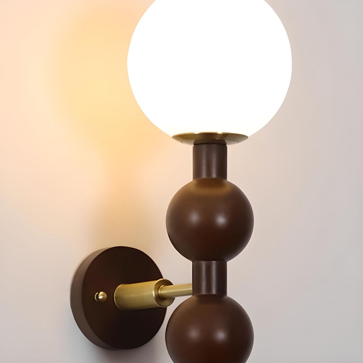 Elegancka lampa ścienna | Design Bauhaus | Wiele kulistych źródeł światła | Minimalistyczny metal | Pasuje do nowoczesnych wnętrz | Napięcie 110