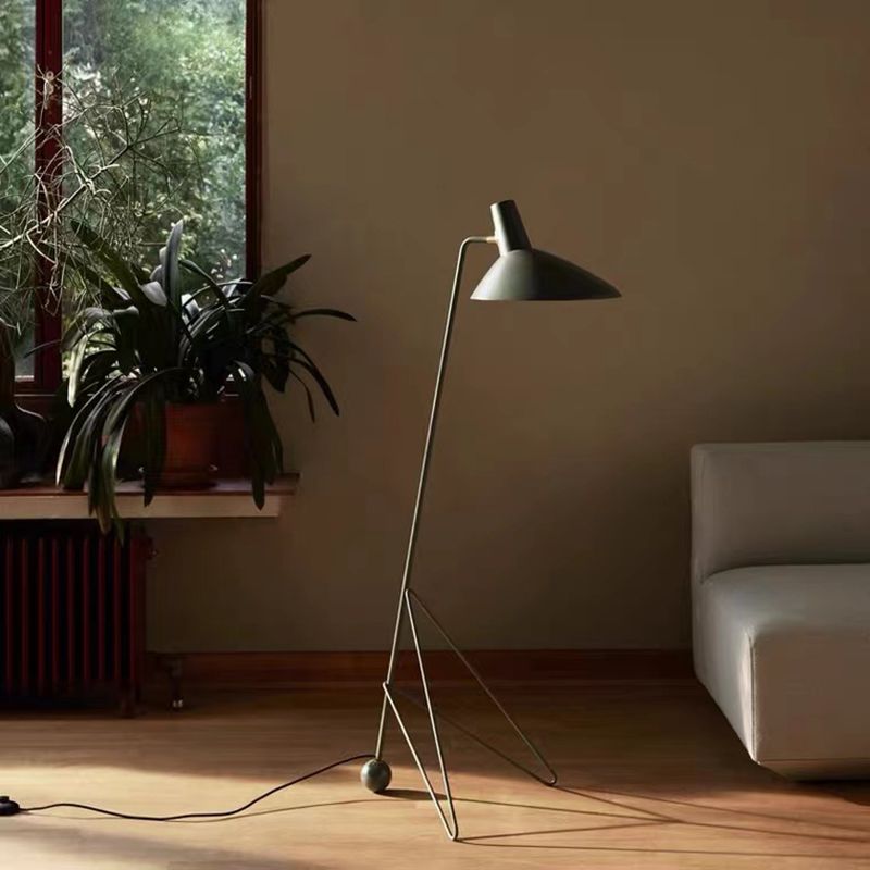 Meliana | Moderne Stehlampe | Minimalistisches Design | Ideal für Wohnzimmer und Büro | Robuste Konstruktion | Elegante und Innovative