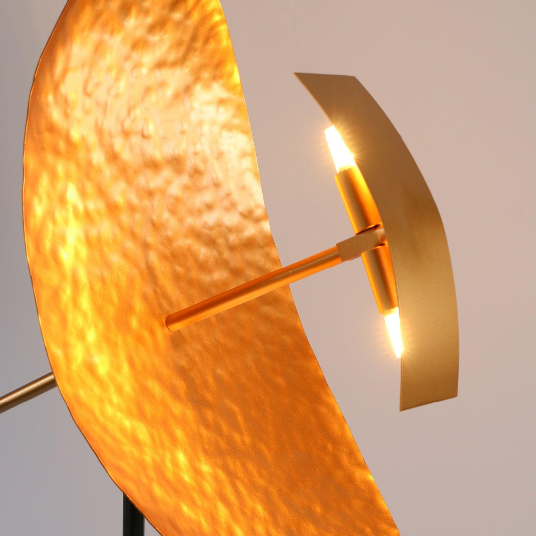 Lenoretta elegante skulpturale Lampe | Abstraktes Design | Qualitätsmaterialien | Minimalistische Beleuchtung | Moderne