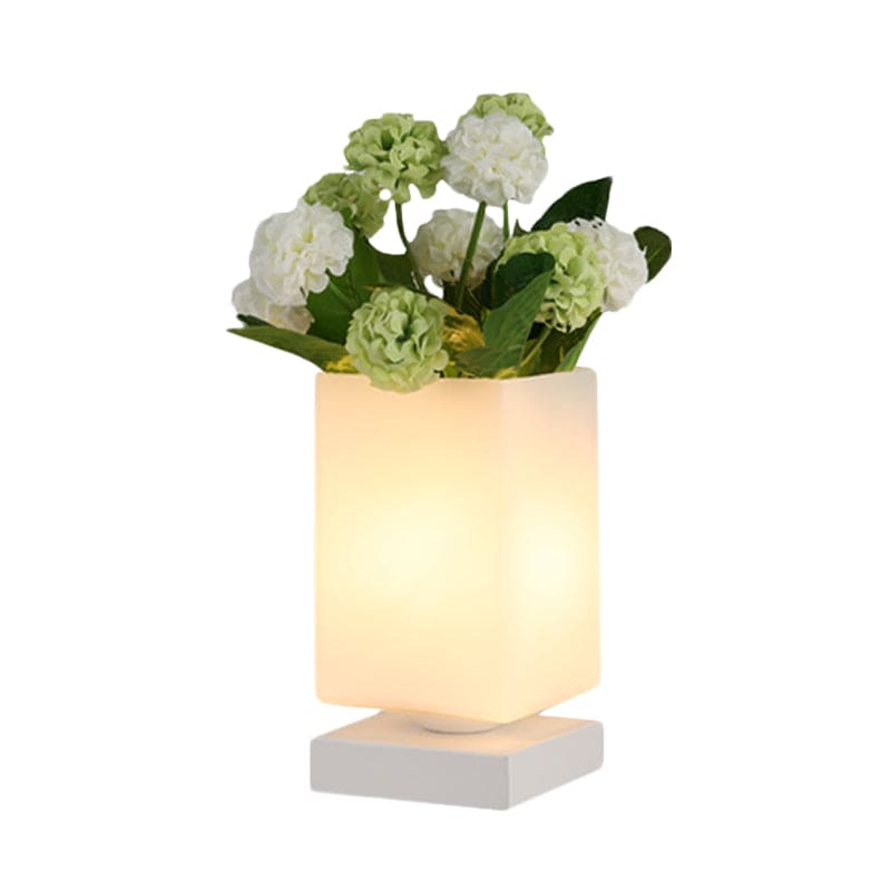 Luna | Glaslampe | Art Deco | Blomsterdesign | Natlys | Hvid | 220V | Soveværelse | E26/E27 | LED/Glødepære | Romantisk