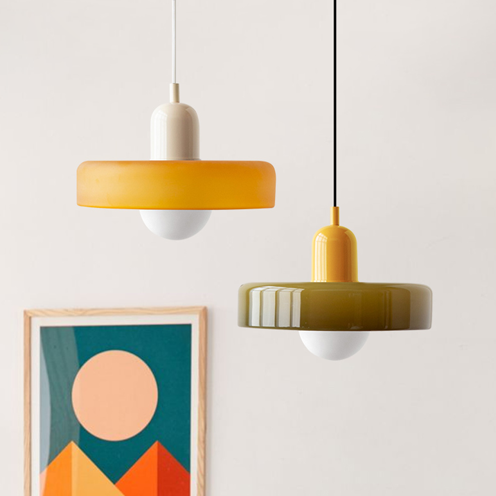 Bauhaus pendel | Farvet glas | Moderne design | Energibesparende lyskilde | Funktionel elegance | Ideel til stue og spisestue | Livlig touch | Elegant detaljeret belysning | Alsidig og stilfuld lampe