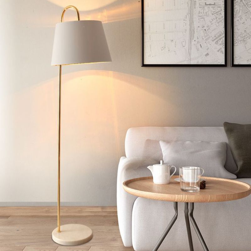Torviana Stehlampe | Modernes Design | Effektive Beleuchtung | Langlebiges Material | Für Wohnzimmer, Schlafzimmer & Büros | Elegante und praktische