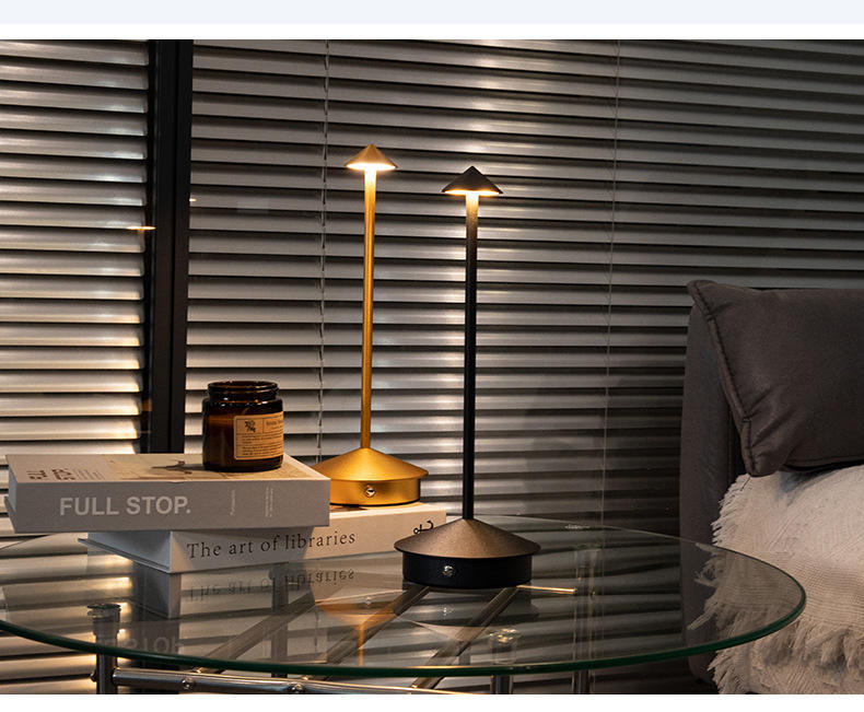 Pilformet lampe LED | Lampe de table sans fil | Dimmable avec luminosité réglable | IP65 étanche aux éclaboussures | Batterie 3000mAh | Temps de