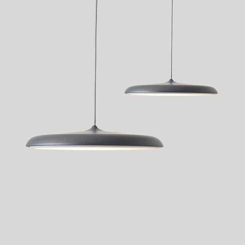 Lampe suspendue LED moderne pour salle à manger | Design élégant en métal | Convient à différents styles d'intérieur | Rosaces de plafond rondes