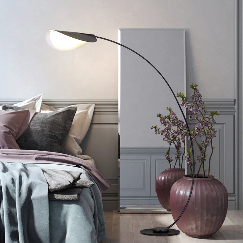 Trenillo Moderne Stehlampe | Minimalistisches Design | Robuste Konstruktion | Effektive Beleuchtung | Elegante und Stilvolle Aufwertung für