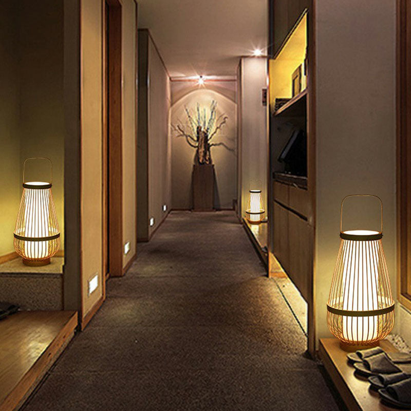 Kurvet lampe en bambou naturel | Design en bois oriental | Parfait pour chambre et salon | Abat-jour beige | Compatible LED | Éclairage décoratif