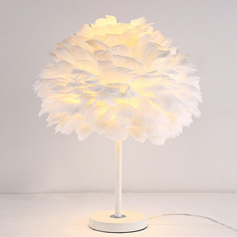 Plume de fleur en couches | Lampe de table moderne | Noir et blanc | Design plume | Pour chambre à coucher | Chambre de fille | Hauteur réglable