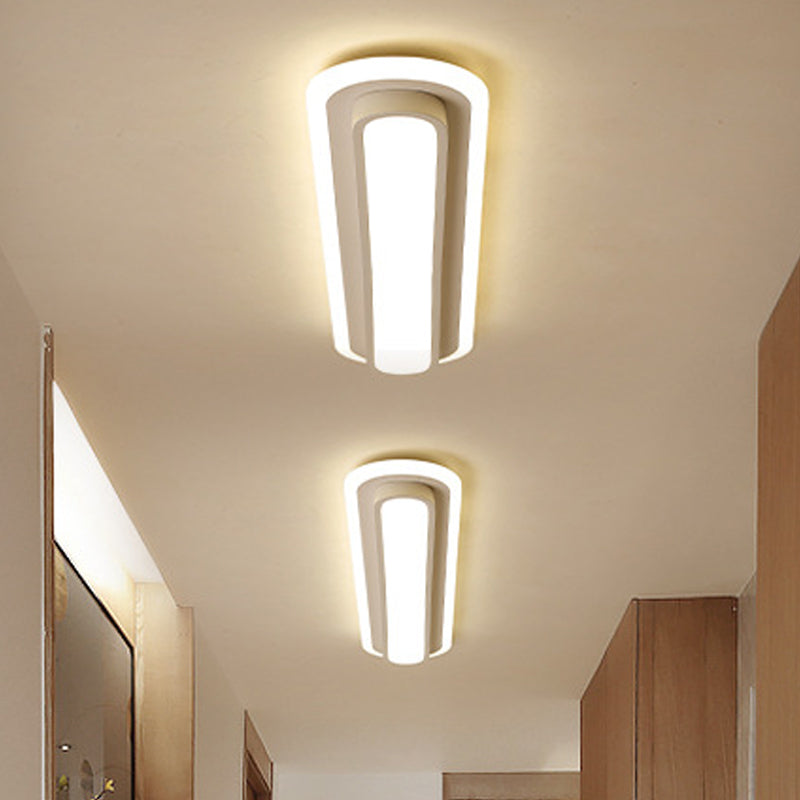 Oval LED Belysning | Moderne Loftlampe | Sort/Hvid Metal | Akryldiffusor | Energibesparende | Justerbar Lysstyrke | Stilfuld