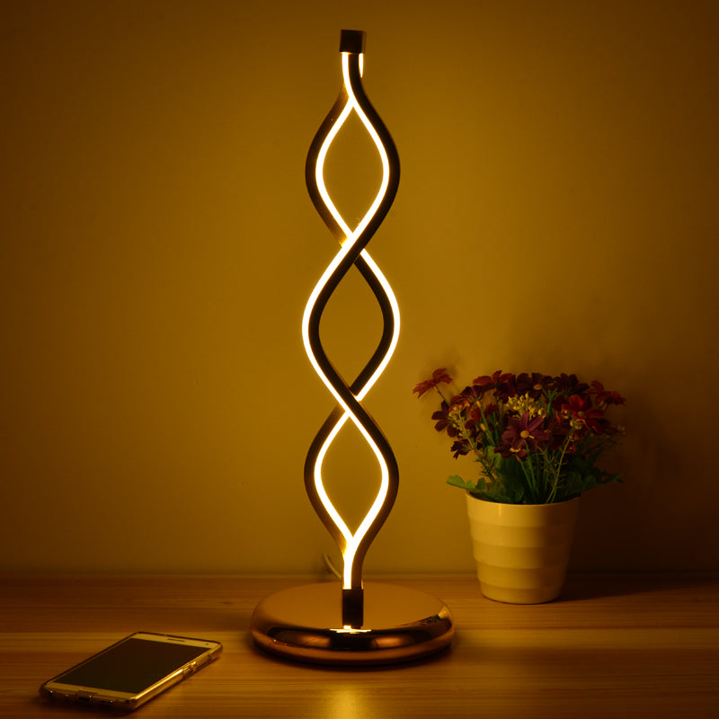 Lampe à bord LED | Design Art Déco Moderne | Lueur chaude | Finition dorée | Structure ondulée en fonte | Économe en énergie | Hauteur 45,7cm