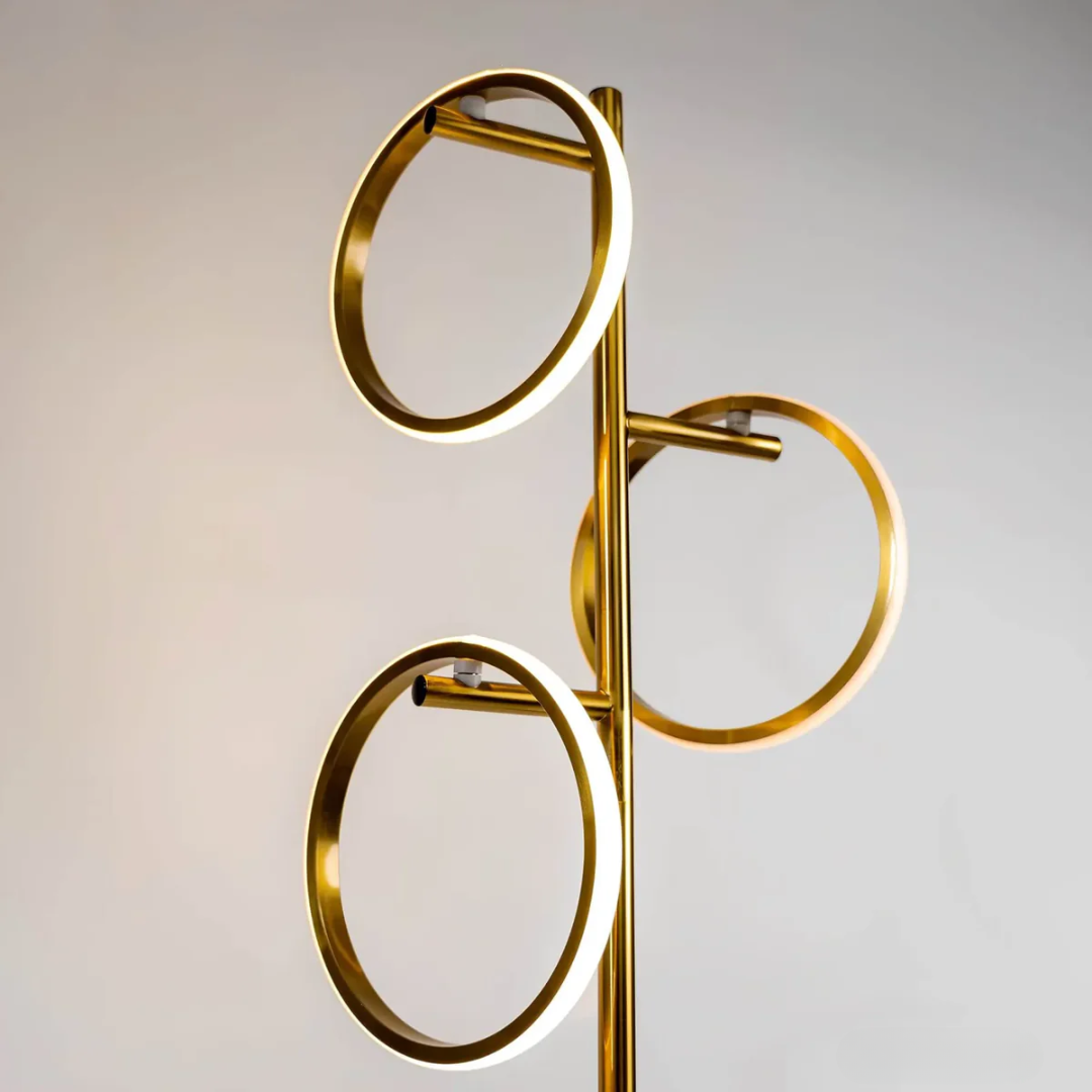 Novento LED Stehlampe | Modernes Design | Drei Beleuchtete Ringe | Dimmbares Licht | Langlebige Qualität | Ideal Für Wohnzimmer, Schlafzimmer,