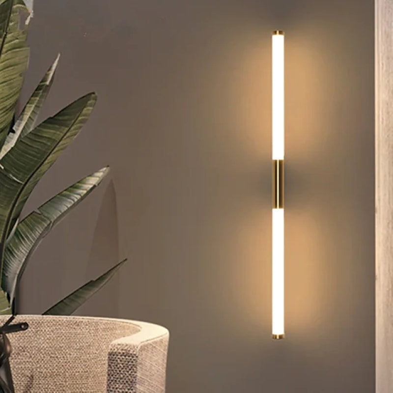 Leigh LED Wandleuchte | Weiß-Gold Metall | Modern Minimalistisches Design | Wohnzimmer & Badezimmer | Edelstahl & Acryl | 49-69 cm | LED 3000K/6000K