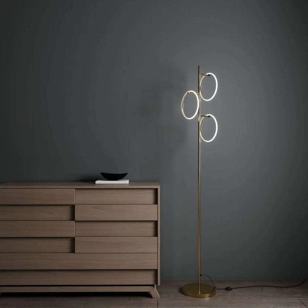 Novento LED Stehlampe | Modernes Design | Drei Beleuchtete Ringe | Dimmbares Licht | Langlebige Qualität | Ideal Für Wohnzimmer, Schlafzimmer,