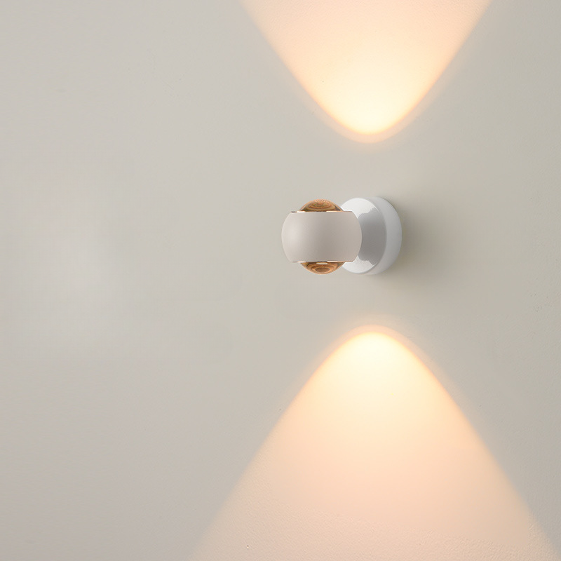 LumiWave LED-vägglampa | Mattsvart aluminium | 18x10 cm | Låg energiförbrukning | IP54 vattentät | Elegant och mångsidig design | För inomhusinredning