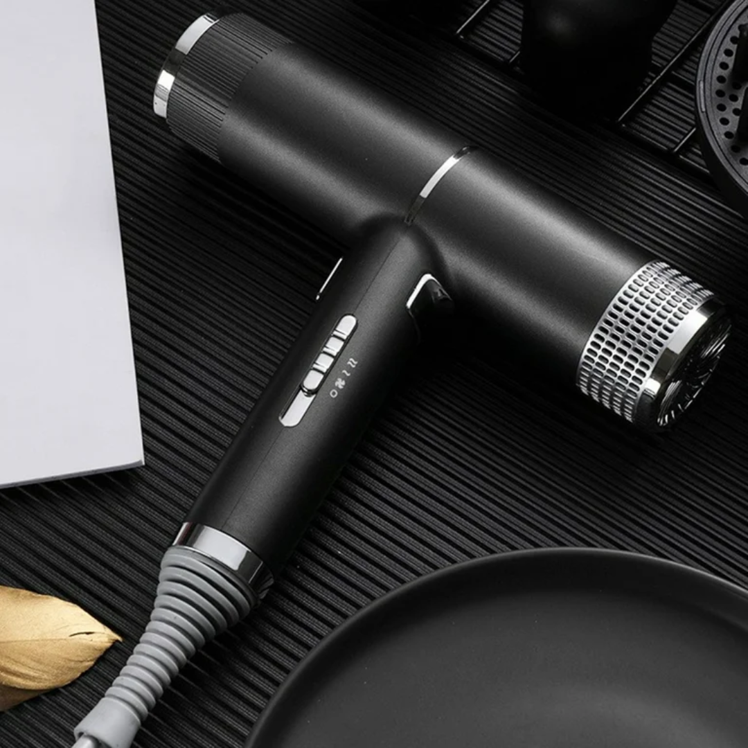 SwiftDry Magnetisk Hårtørrer | Ultralette Design | Børsteløs Motor | Ion-Teknologi | Reducerer Krus | Professionel Styling | Hurtig Tørring | Ergonomisk | Til Daglig Brug og Rejser | Glansfuldt Hår