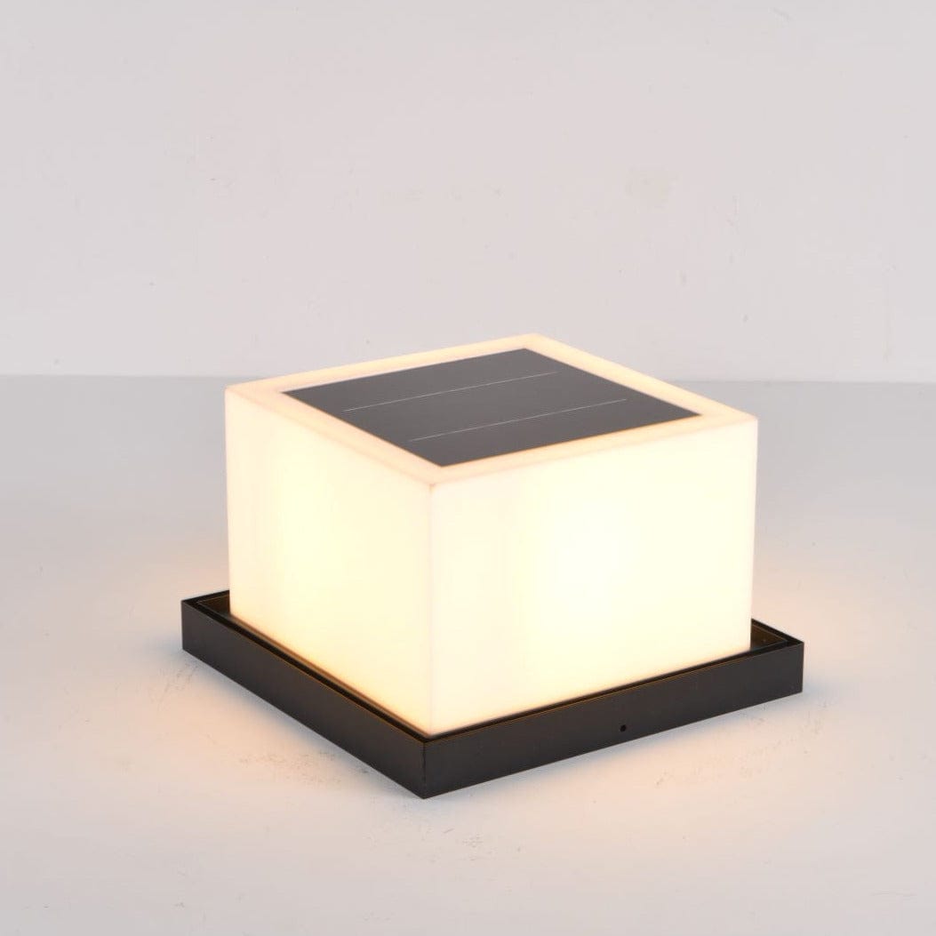 Utomhuslampa | Solcellsdriven | Box Beam Design | Energieffektiv belysning | Elegant modern look | Lämplig för trädgårdar och gångvägar | LED-lampa | Svart metall och plast | 15x15x20 cm
