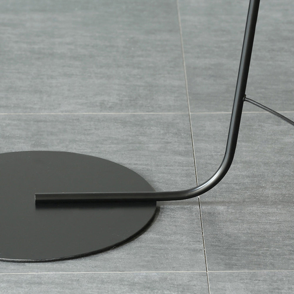 Pelario | Moderne und Stilvolle Stehlampe | Schlankes Design | Ideal für Wohnzimmer und Büro | Robuste Konstruktion | Effektive