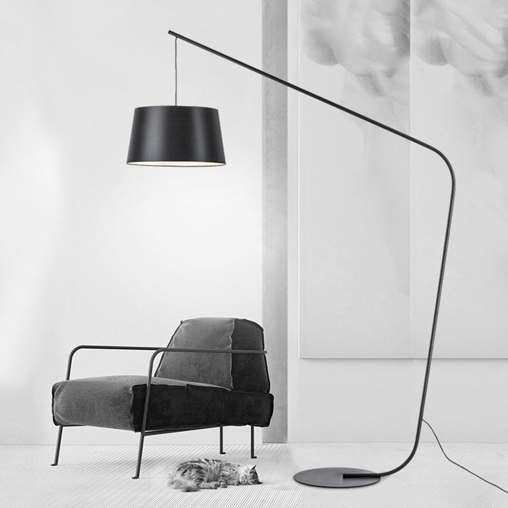 Pelario | Moderne und Stilvolle Stehlampe | Schlankes Design | Ideal für Wohnzimmer und Büro | Robuste Konstruktion | Effektive