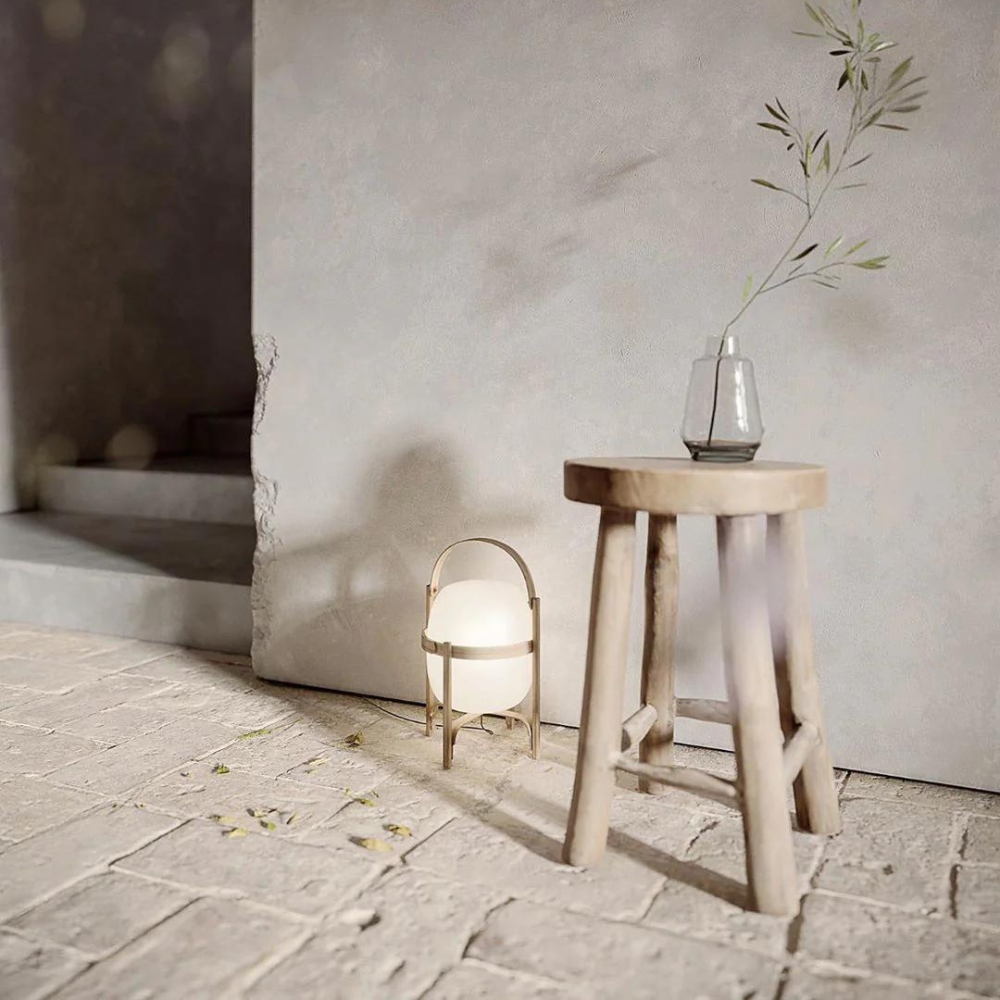 Laterne-inspirierte Stehlampe | Einstellbare Helligkeit | Hochwertiges Glas | Eleganter Rahmen | Tragbares Design | Ideal für Wohnzimmer und