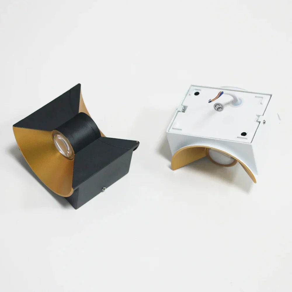 LichtMeester | Zewnętrzna lampa ścienna LED | Wodoodporna IP65 | Nowoczesny design | Energooszczędne oświetlenie | Trwała i odporna na warunki