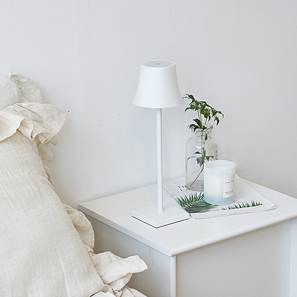 Evelien | Lampe de table LED sans fil rechargeable | Blanc mat/noir | IP54 étanche | Dimmable via contrôle tactile | Recharge USB | 38 cm | Design