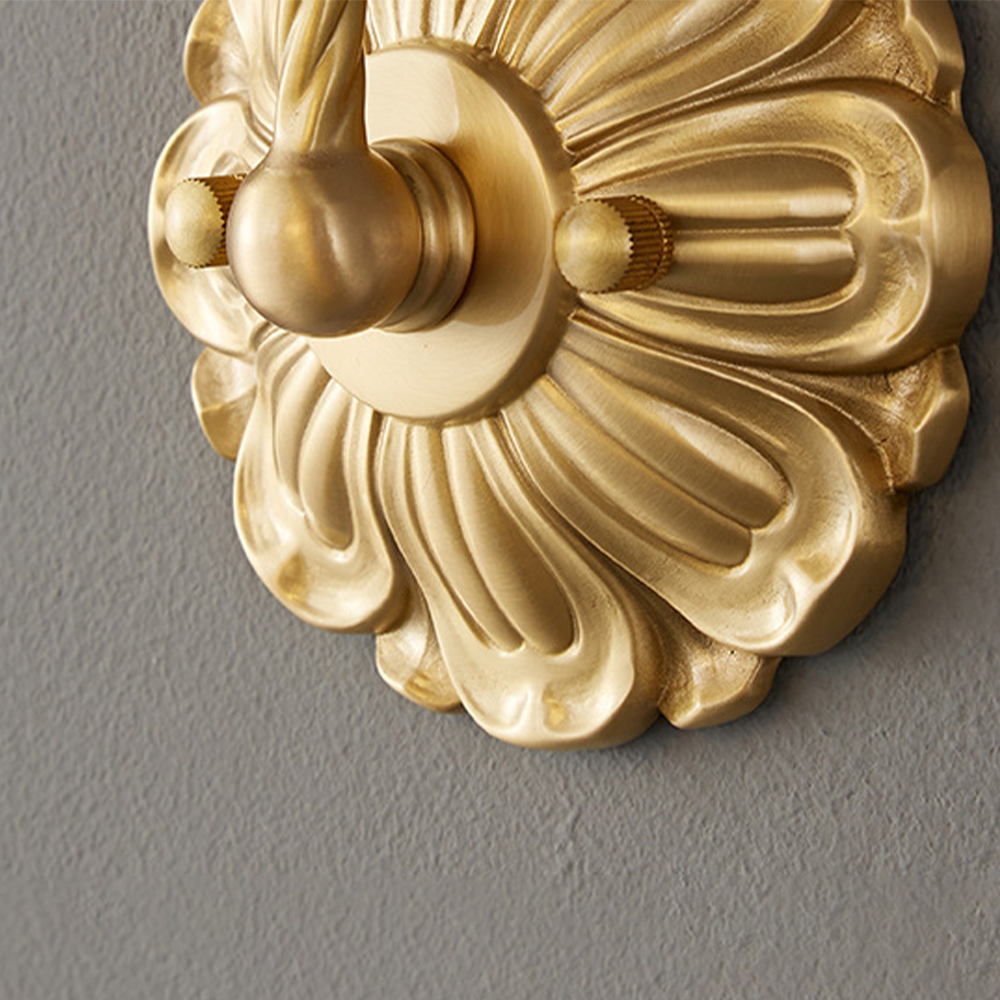 Retro Glamour Wandleuchte | Französisch Inspiriert | Glasdetails | H29cm x Ø20cm | E27 Fassung | CE & UL Zertifiziert | Stilvolle Eleganz für das