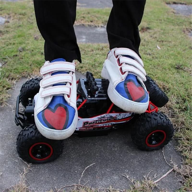 BeastTrek X4 | Robustes Offroad-RC-Auto | 4x4 | Leistungsstarker Motor | Stoßfest | 15 km/h | Lange Laufzeit | 2,4-GHz-Fernsteuerung | Hochwertige Reifen | Für Kinder und Erwachsene | Inklusive Akku | Ideal für Garten und Erde