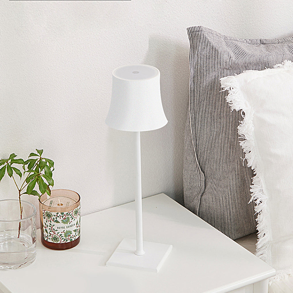 Evelien | Lampe de table LED sans fil rechargeable | Blanc mat/noir | IP54 étanche | Dimmable via contrôle tactile | Recharge USB | 38 cm | Design