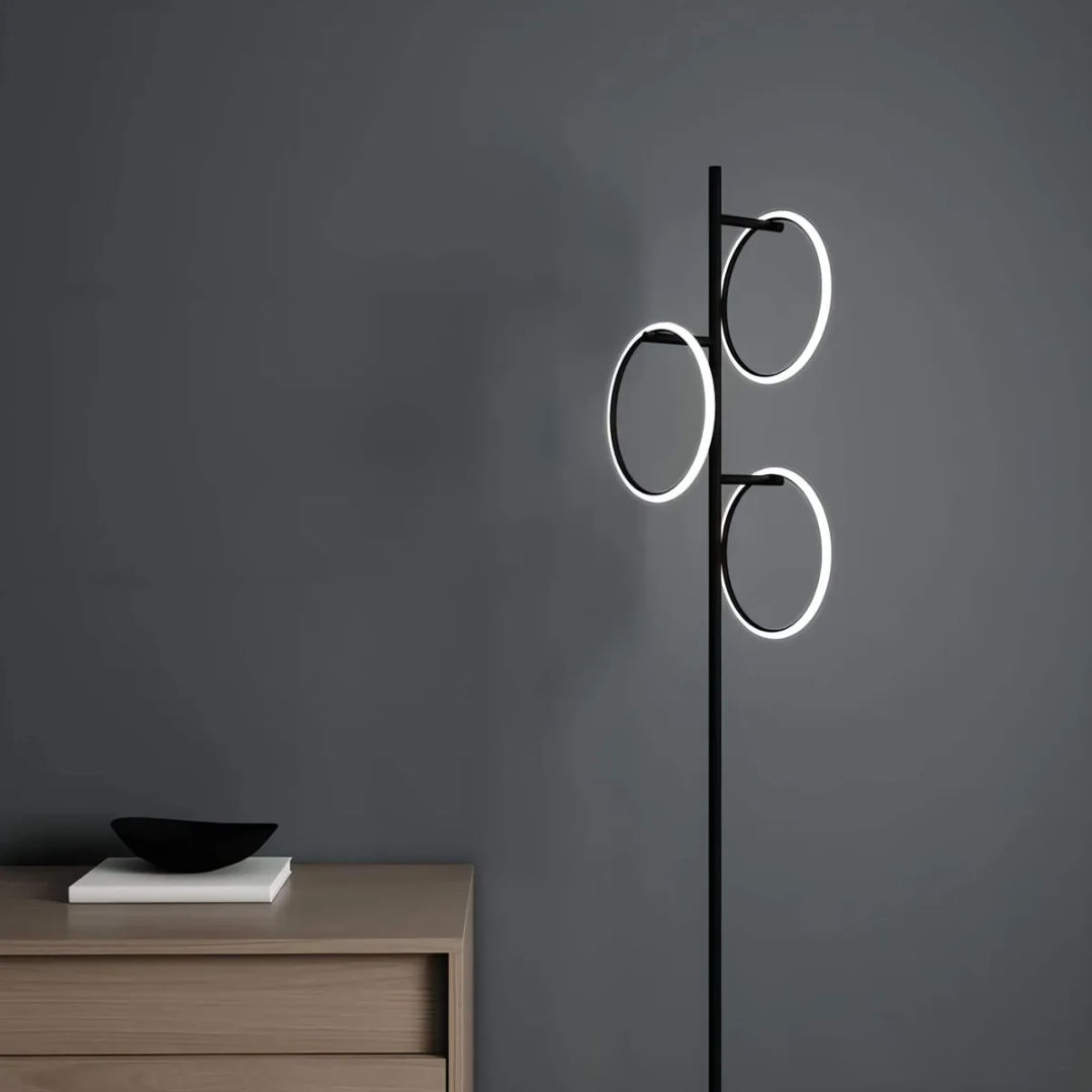Novento LED Stehlampe | Modernes Design | Drei Beleuchtete Ringe | Dimmbares Licht | Langlebige Qualität | Ideal Für Wohnzimmer, Schlafzimmer,