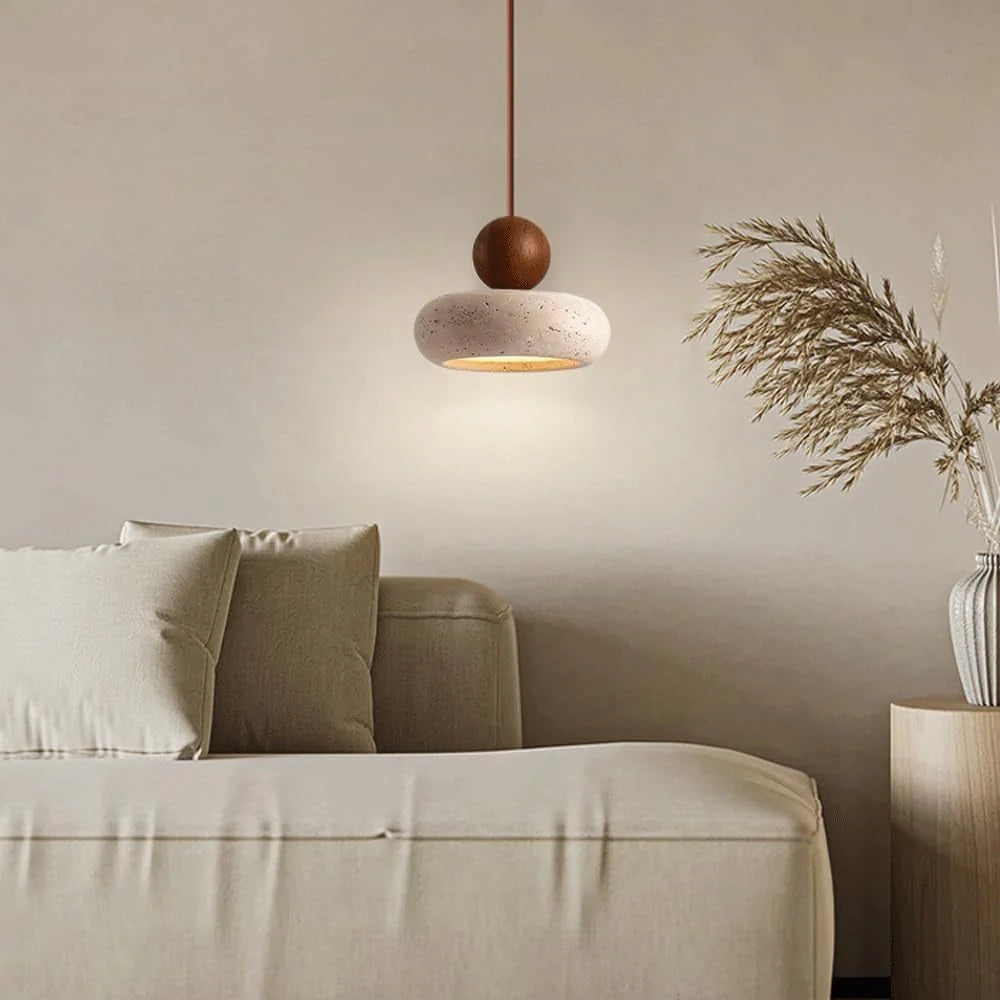 Alvione Bauhaus Lampe | Natursten Travertin | Moderne Design | LED Lys | Træbase | Varm Belysning