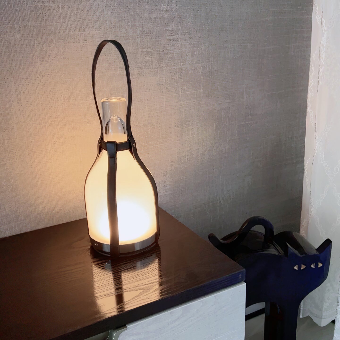 Lampe en verre en cuir Bell | LED portable | Chargement solaire et USB | Design de luxe | Contrôle tactile | Pour cuisine et salon | Ø30