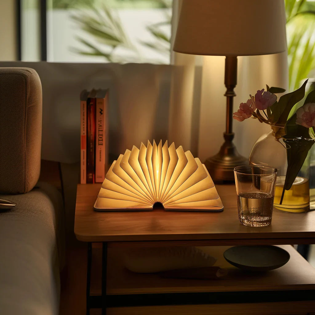 LED Lampe | Fortryllende Design | Åben Bog Form | Sensorstyring | Brun | Genopladelig | USB | CE Certificeret