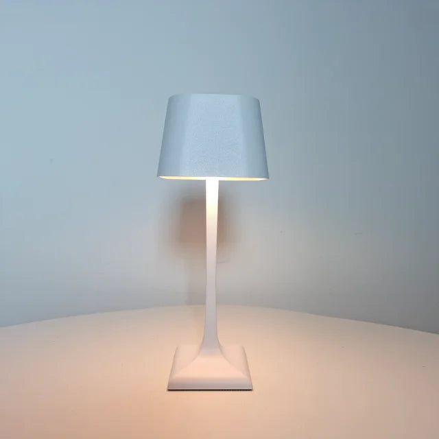 LumiSquare | Lampe de bord LED moderne avec USB | Design carré | Luminosité réglable | Aluminium | Compact et élégant | Idéal pour bureau ou table de