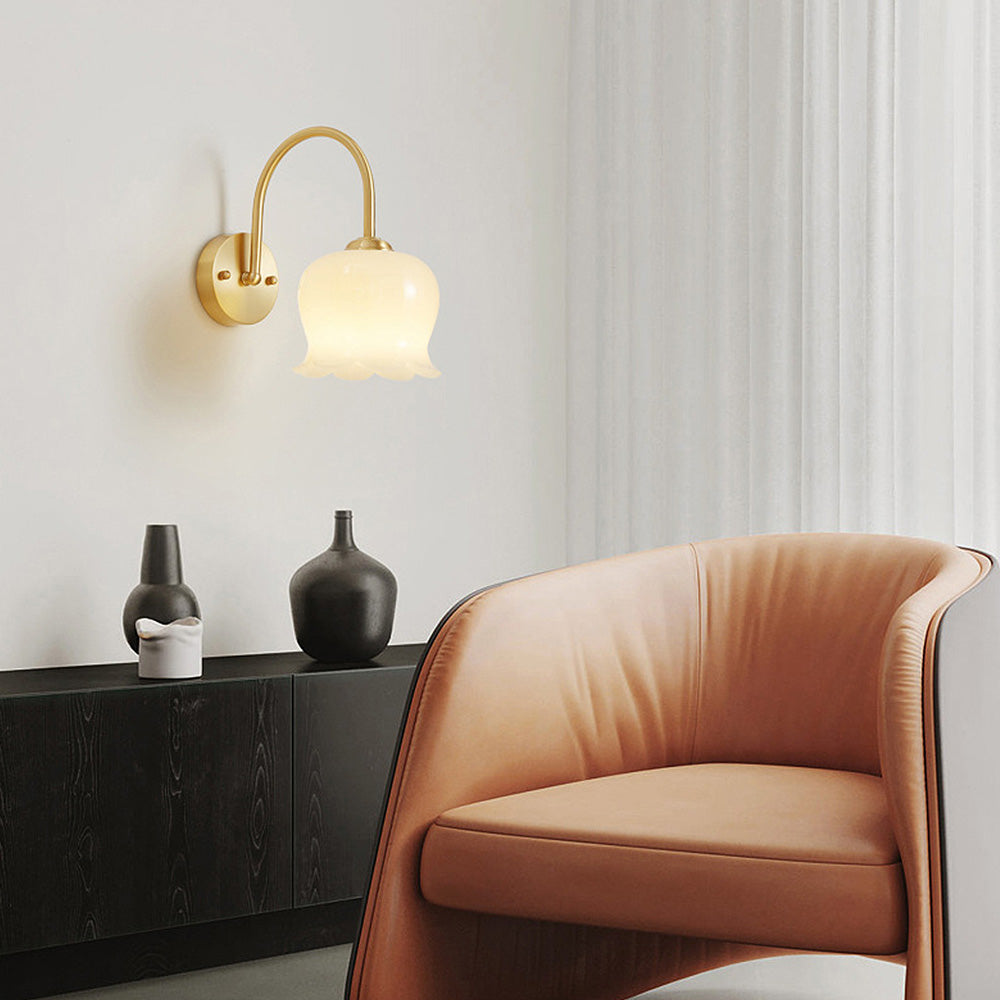 Éclairage mural d'inspiration française | Design en verre motif floral | Finition blanche et chrome | D26cm x H10cm | Décoration élégante | Certifié