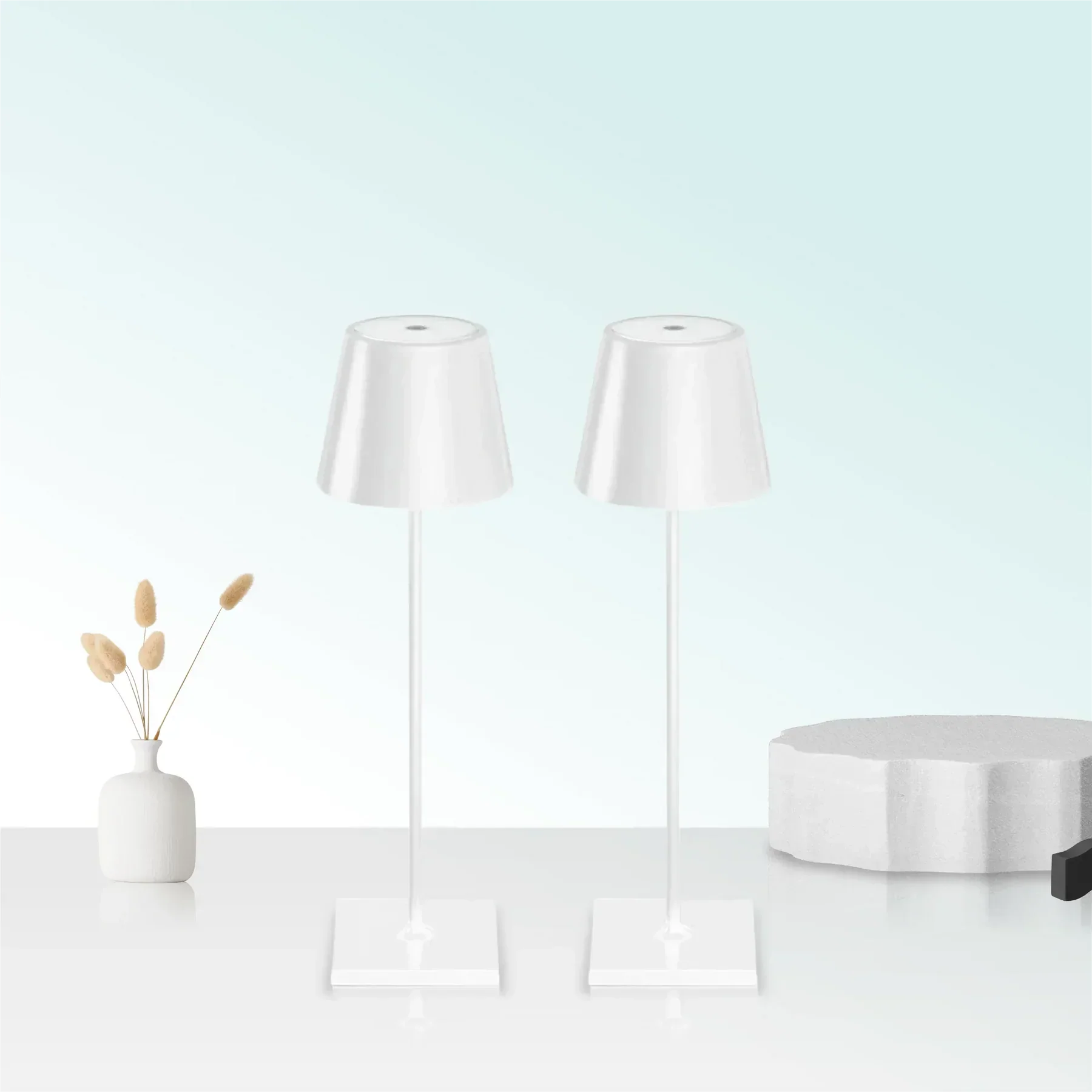 Nora | Lampe design sans fil | Luminosité réglable | Aluminium étanche | Batterie 5.200 mAh | Chargement USB | 12-20 heures de lumière | Blanc chaud
