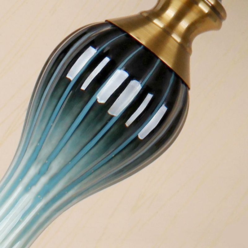 Ziventa Stehlampe | Elegante Atmosphäre | Schlankes Design | Hohe Qualität | Stabile Basis | Moderne und klassische Einrichtung | Funktionale