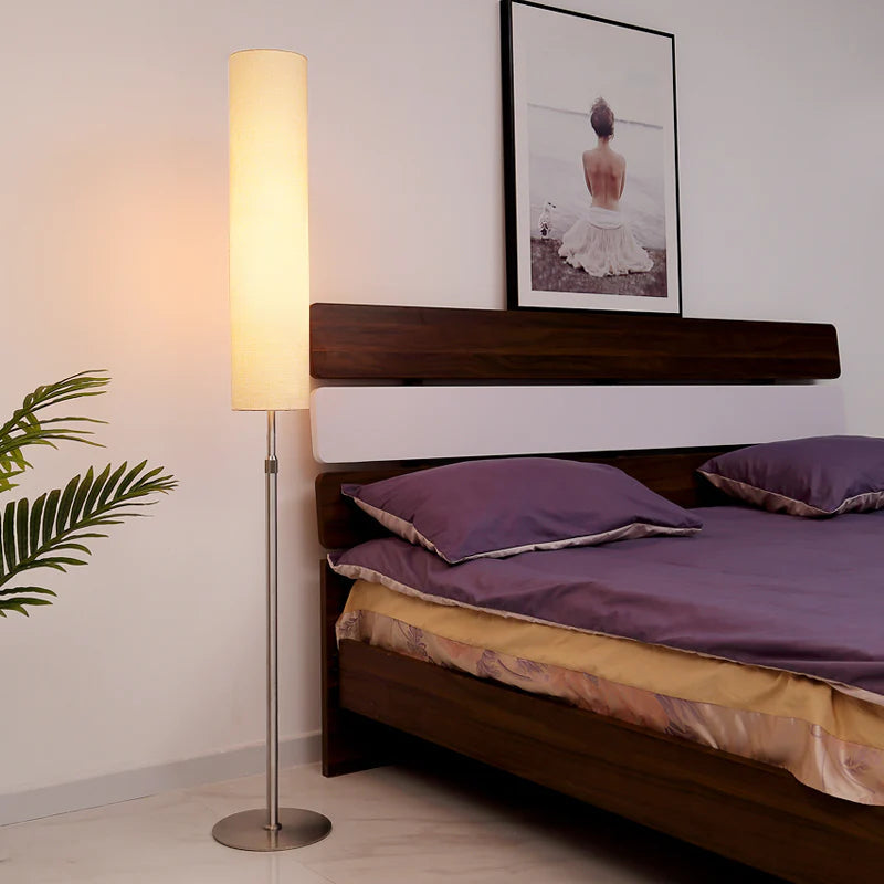 Moderne | Pernovia | Elegante Stehlampe | Stilvolles Design | Stimmungsvolle Beleuchtung | Ideal für Wohnzimmer, Schlafzimmer, Büro | Zeitloses