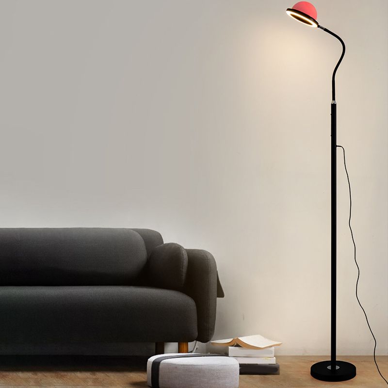 Domelia | Schlankes Design | Minimalistische Stehlampe | Moderne Beleuchtung für Wohnzimmer und Schlafzimmer | Robuste Konstruktion | Elegante
