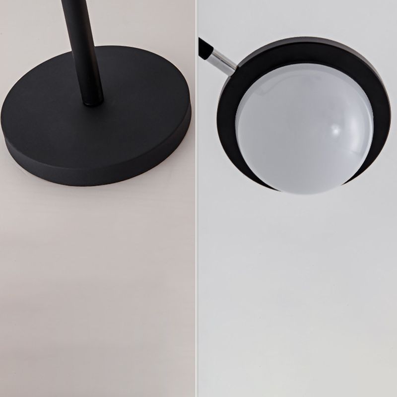 Domelia | Schlankes Design | Minimalistische Stehlampe | Moderne Beleuchtung für Wohnzimmer und Schlafzimmer | Robuste Konstruktion | Elegante