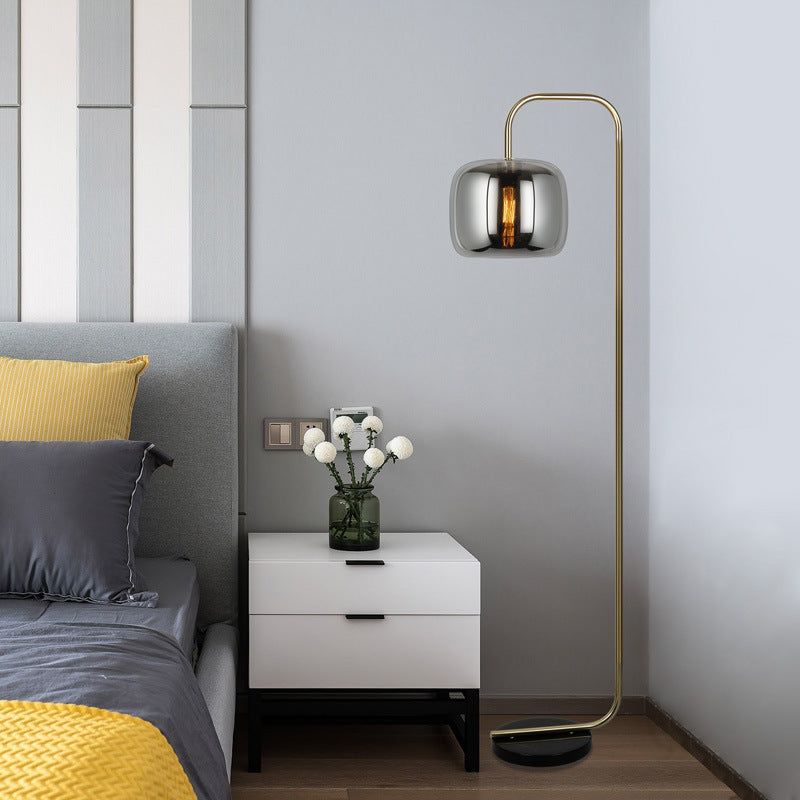 Tarvienne | Moderne Stehlampe | Stilvolles Design | Effektive Beleuchtung | Robuste Konstruktion | Ideal für Wohnzimmer und