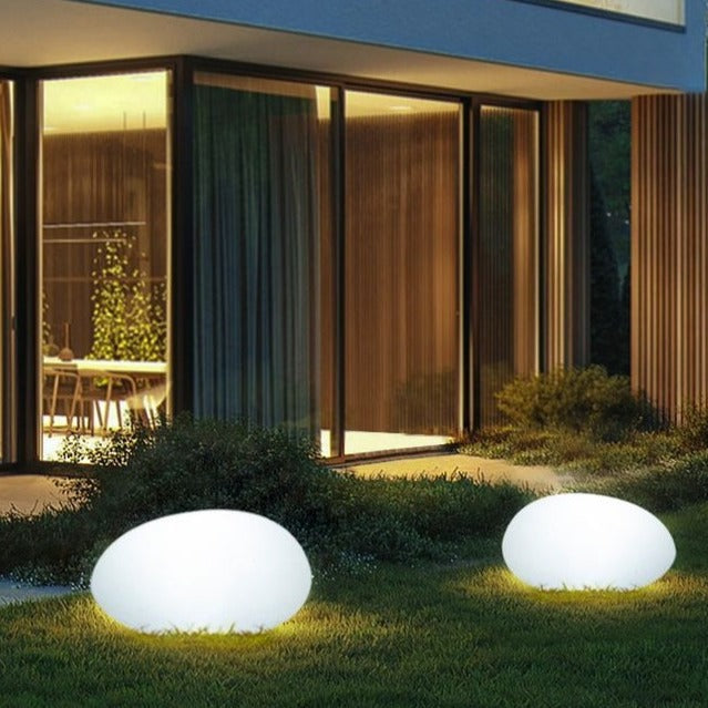 Brosten Havebelysning | 16 Farver LED Lys | Vejrbestandig Udendørs Lampe | Fjernbetjening | USB-C Oplader | Lang Batteritid | Elegant Design