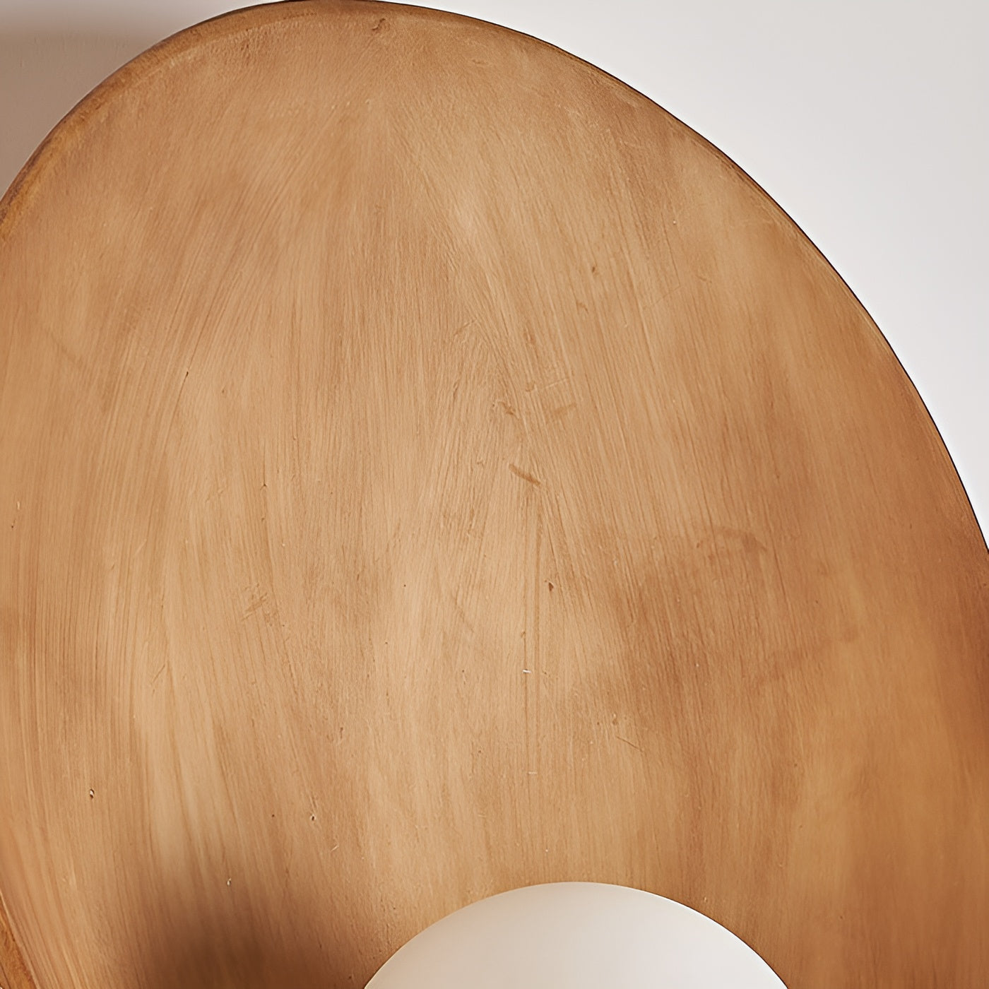 Weiße Perle Wandleuchte | Wabi-Sabi Design | Mattes Glas | Holz- und Harzbasis | LED-kompatibel | Elegante Beleuchtung | Einfache Installation