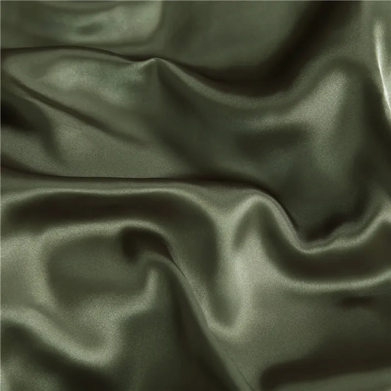 SilkComfort | Højkvalitets 100% Silke Dyne | Temperaturregulerende Luksus Sengetøj | Elegant Ensfarvet Design | Komfortable Dynebetræk