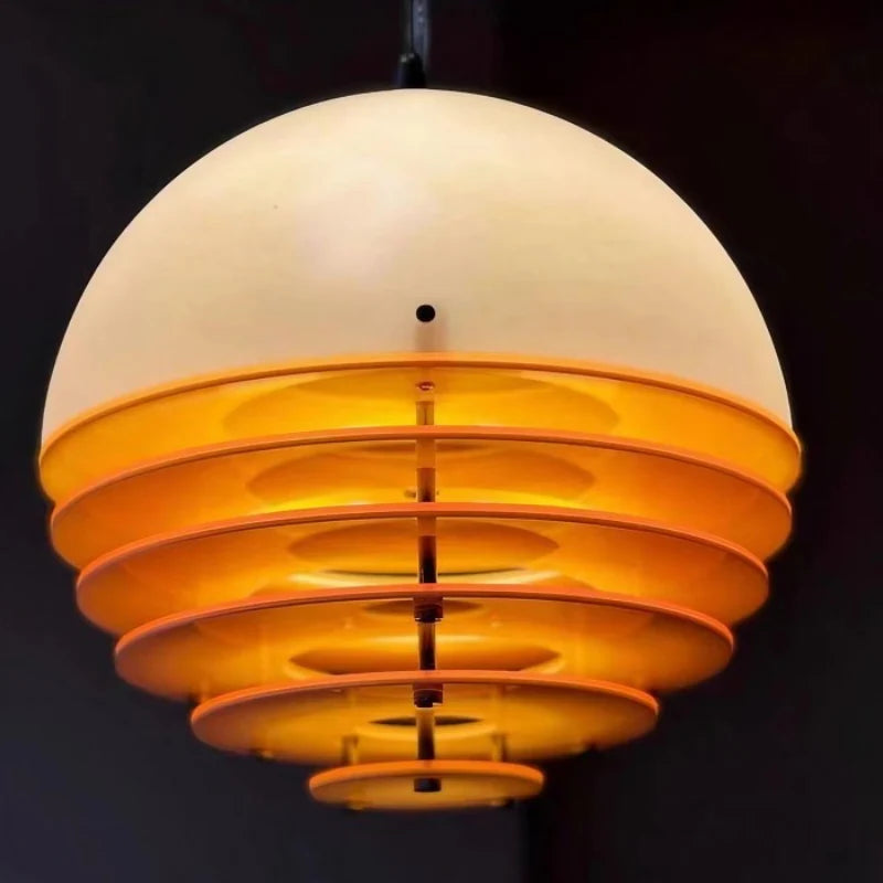 Hrafen Loftlampe | Glas Pendel | Unik Dome Design | Orange og Hvid | Elegant Atmosfære | E27 Fatning | Moderne Belysning | Akryl og Metal | 110-240V | Til Stue, Kontor, Café | IP20