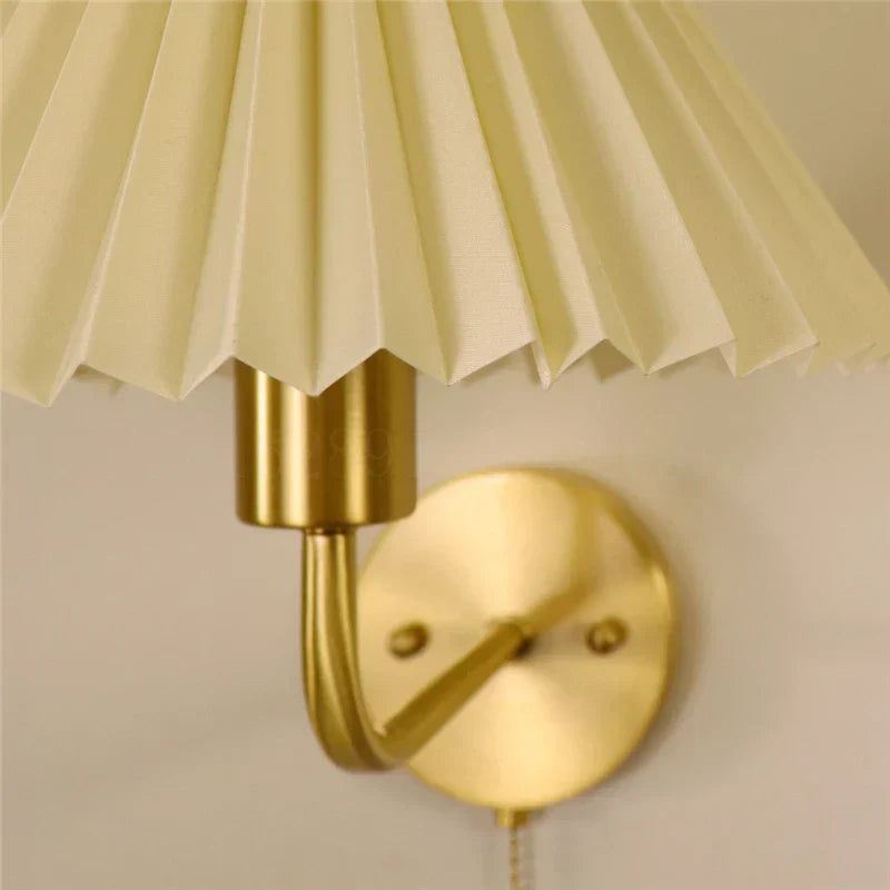 OrigamiGlow | Japanisch inspirierte Wandleuchte | Modernes Design | Origami Lampenschirm | Legendäres Lichtspiel | Stilvolles Interieur | Papier und