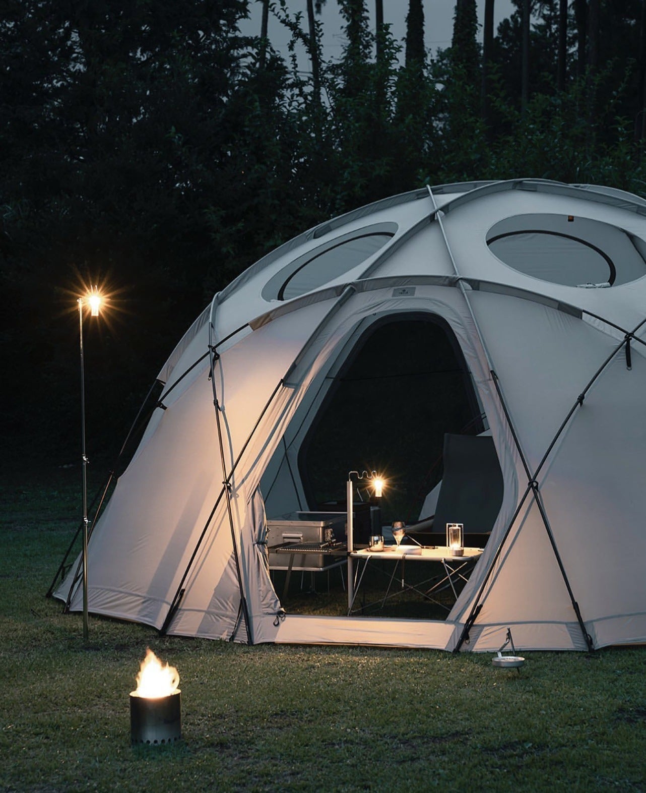 Emma™ LED-belysning | Bærbar Lanterne | Justerbare Lysindstillinger | USB-opladningsport | Vandafvisende Aluminium | Kompakt og Let | Velegnet til