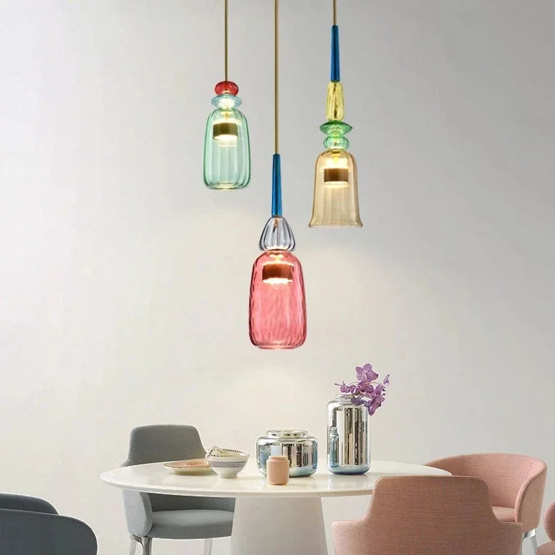 ColorGlow | Glas Pendellampe | Farverigt Design | Varm Hvid Lys | 10-15 m² | Moderne Indretning | Energivenlig Belysning | Pålidelig Spænding 90-260V | Ideel til Køkken & Spisestue | Hjemmebrug