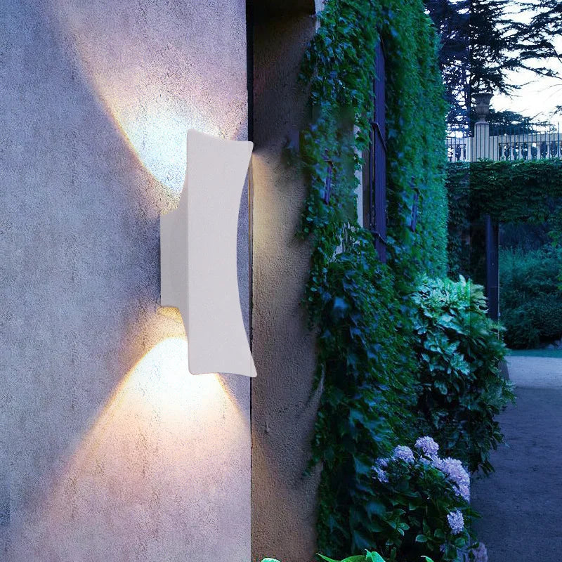 UrbanGlow | Nowoczesna zewnętrzna lampa ścienna LED | Aluminium | Odporna na warunki atmosferyczne | Energooszczędne oświetlenie | Elegancki i