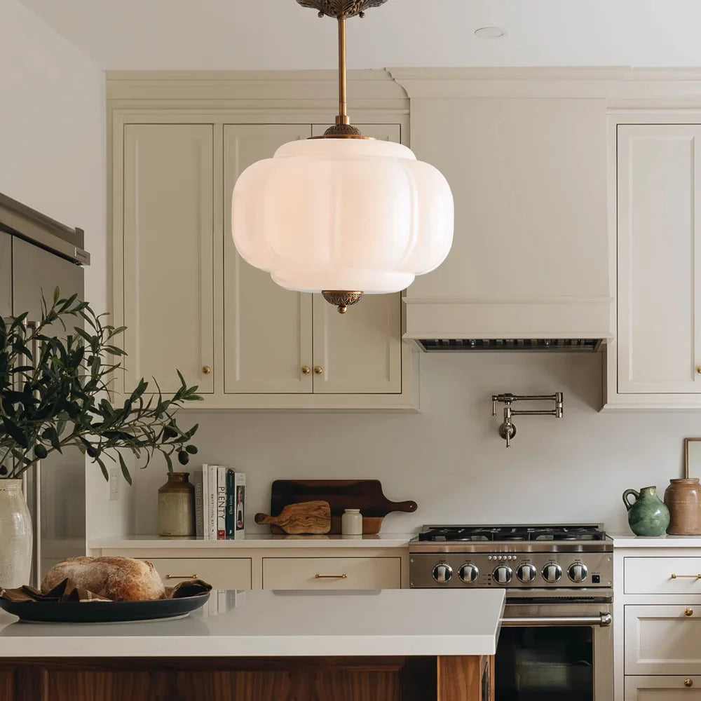 Liora Vintage | Eloise Pendel Lampe | Mælkeglas | Loftslys Design | Hjem & Indretning | Retro Stil